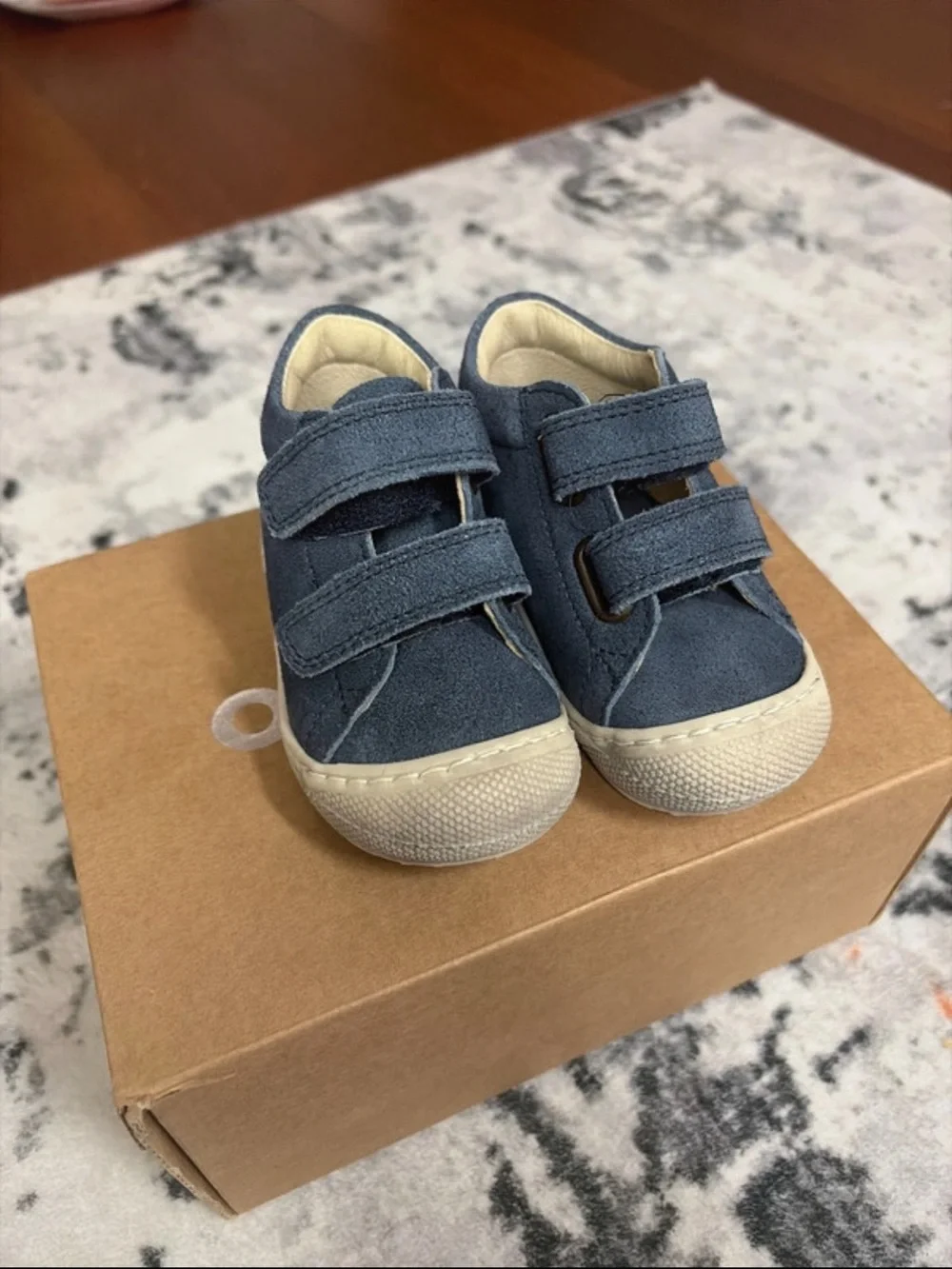 Naturino Navy Blue Suede Velcro Baby Sneakers size 19